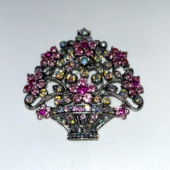 Rhinestone Flower Bouquet Vintage Inspired Brooch - Picture 12 of 12